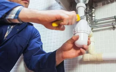 Should You Call an Emergency Plumber? Tips to Decide If Necessary